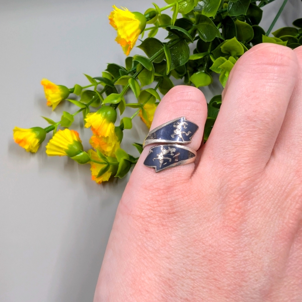 925 Sterling Silver Vintage Siam Signed Weap Ring Size 6